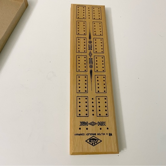 Vntg 1975 Wooden Cribbage Board E.S. Lowe Milton Bradley Manual Read - Picture 13 of 15